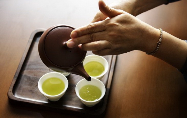 Медики определили, помогает ли зеленый чай похудеть на самом деле